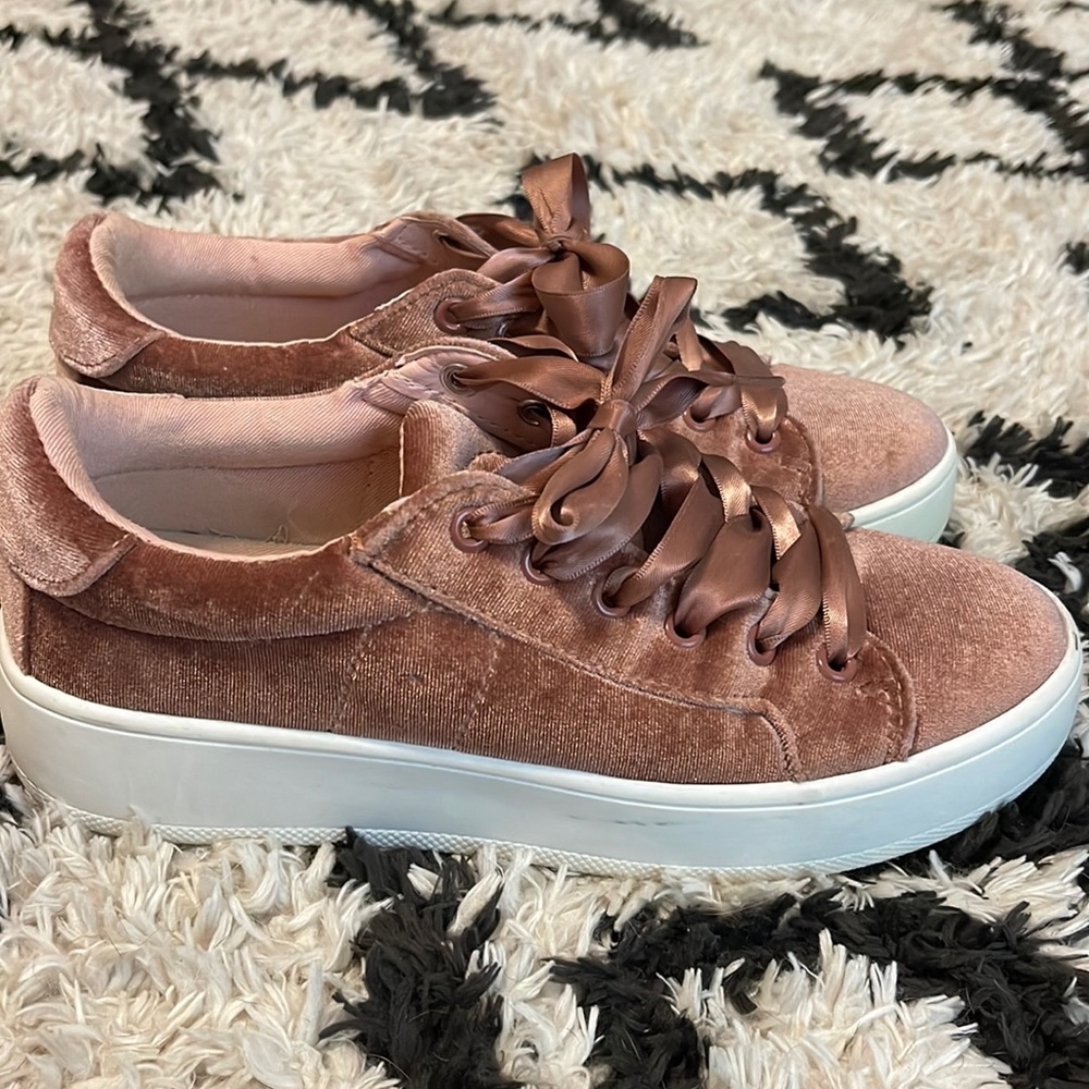 Steve Madden Sneakers